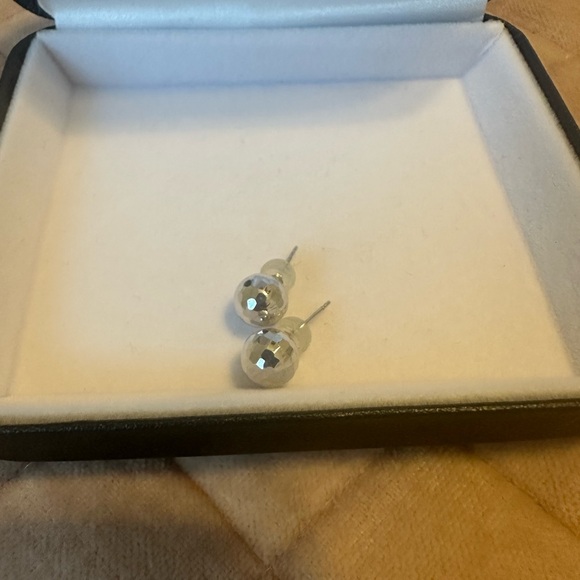 Like NEW!! 14kt Disco Ball Stud Earrings 14K White Gold 8mm - Picture 6 of 6